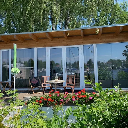 Tiny House oder Ferienwohnung auf der Sunset Marina